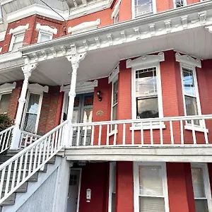Classical Isbills Row House Close To Nyc , Bayonne USA